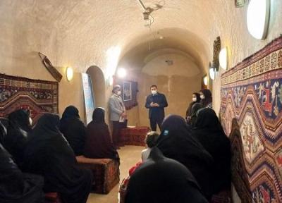برگزاری دوره های آموزشی صنایع دستی برای زنان سرپرست خانوار شهرستان سراب